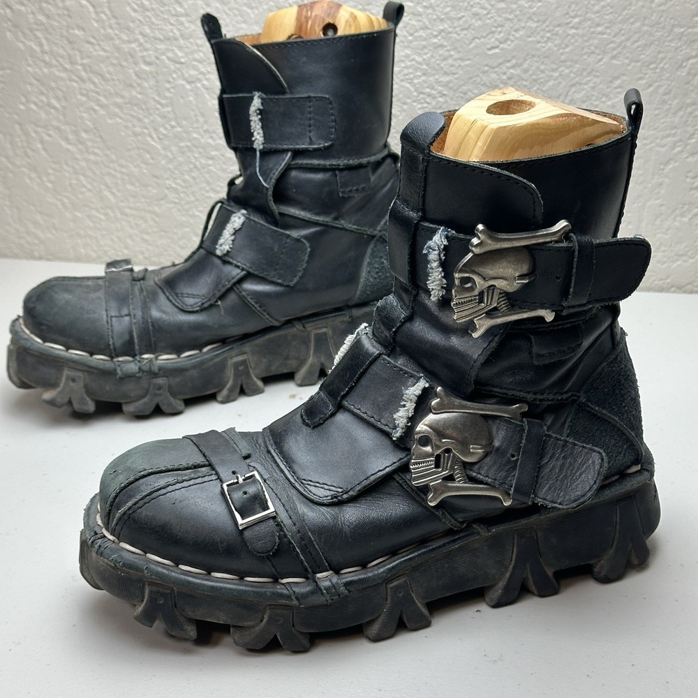 Used  Black Leather Skull & Bones Goth Biker Boots 1809-255 Size 7.5/Men's 9/WM - Picture 8 of 16